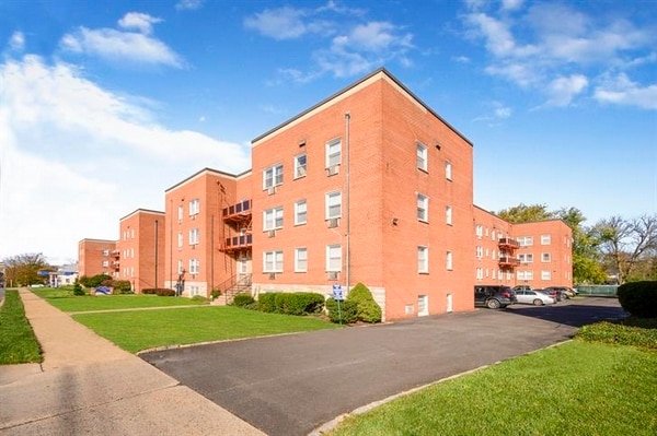 Building Photo - Dorchester House