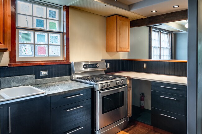 Building Photo - 235 Piermont Ave