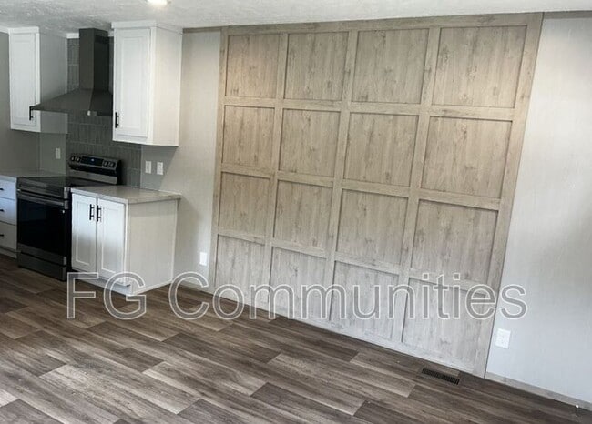 Building Photo - 2844 Maple Ave