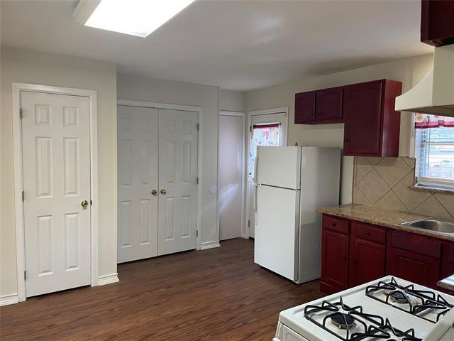 Building Photo - 1512 Hilltop Dr