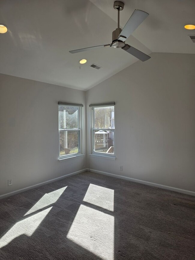 Building Photo - 4 Bedroom! Walk to Jim Warren Park, Franklin TN