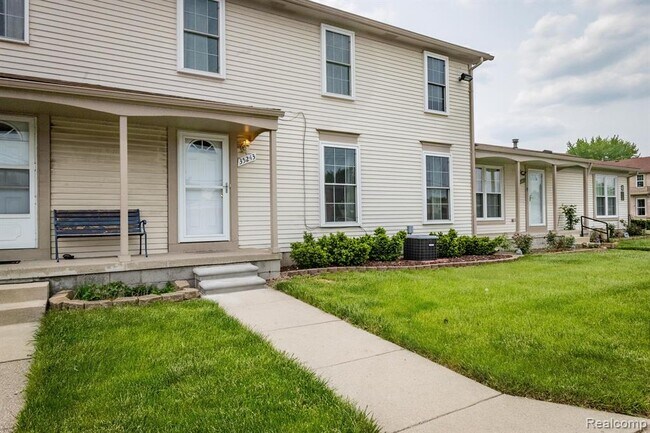 Building Photo - 35243 Turner Dr