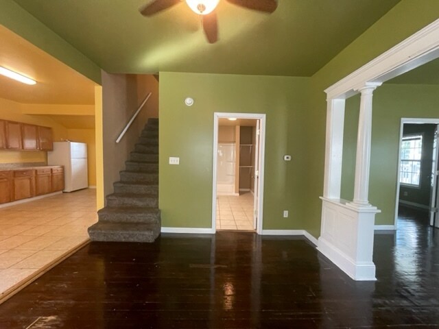 Building Photo - 411 Studebaker St