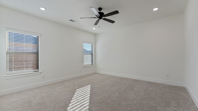 Building Photo - 147 N Banner Ave