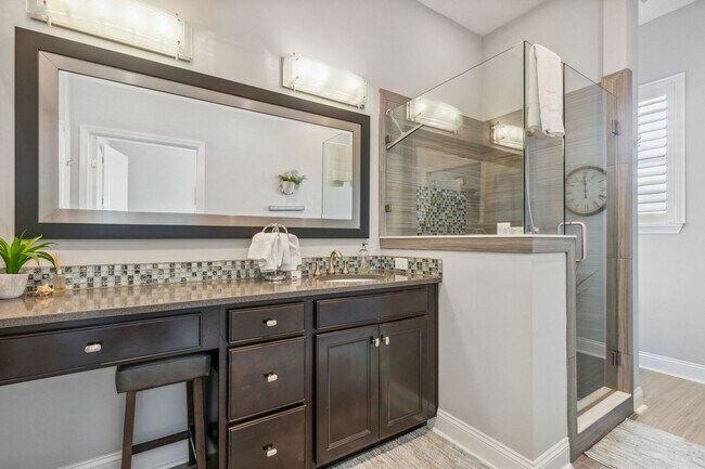Building Photo - 95217 Summerwoods Cir