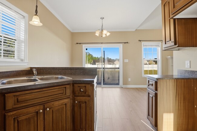 Building Photo - 100 Amandas Way