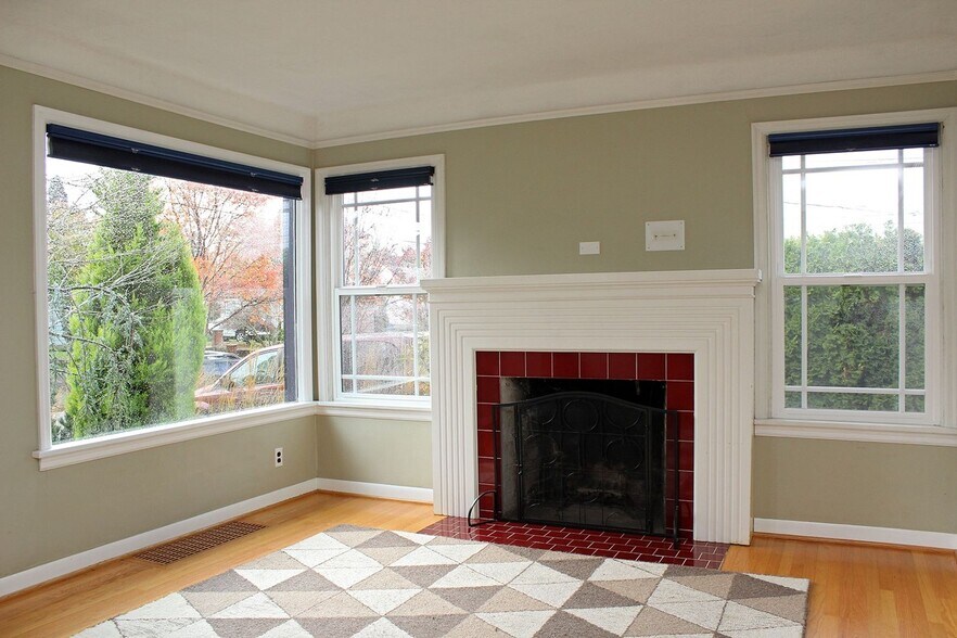 Building Photo - 2549 N Russet St