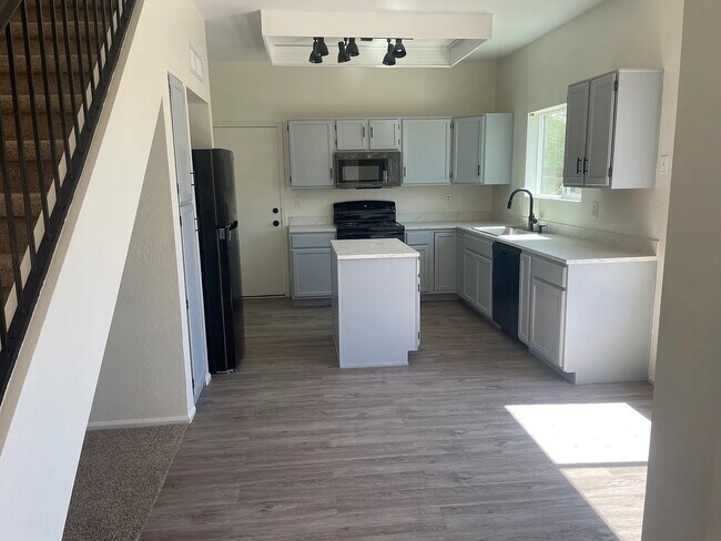 Building Photo - 3765 W Koshare Ln