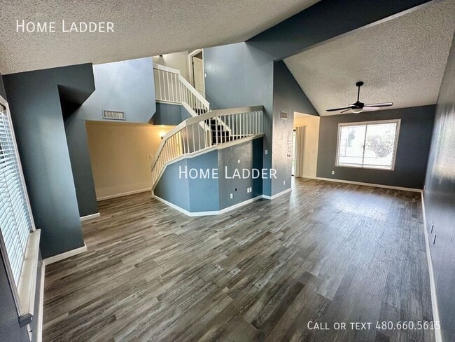 Building Photo - 1702 N Ventura Ln