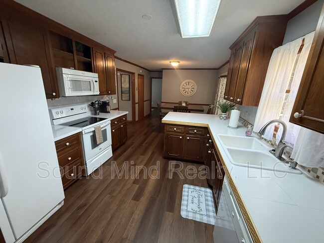 Building Photo - 1012 Windward Psge