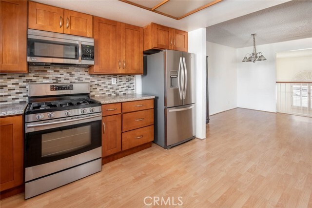 Building Photo - 549 W 220th St