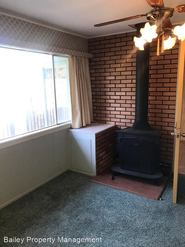 Building Photo - 2 br, 1.5 bath House - 49 Grandview