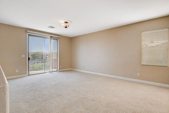 Building Photo - Spacious 5-Bedroom, 2 Story Pool Home in G...