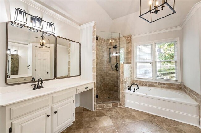 Building Photo - 330 Summerlin Dr