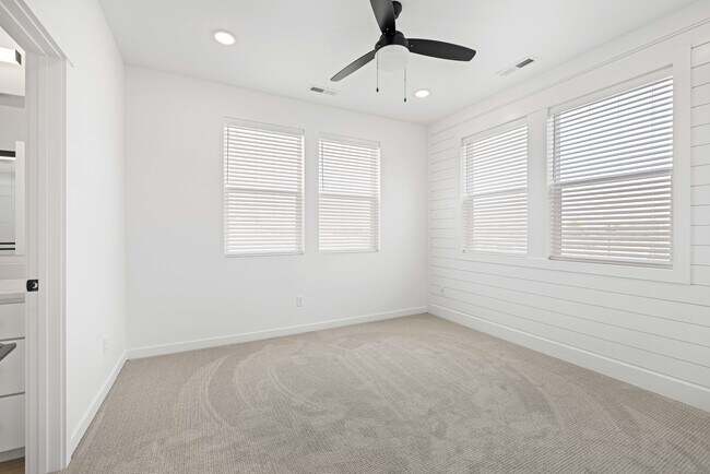 Building Photo - 4202 Saylor Ln