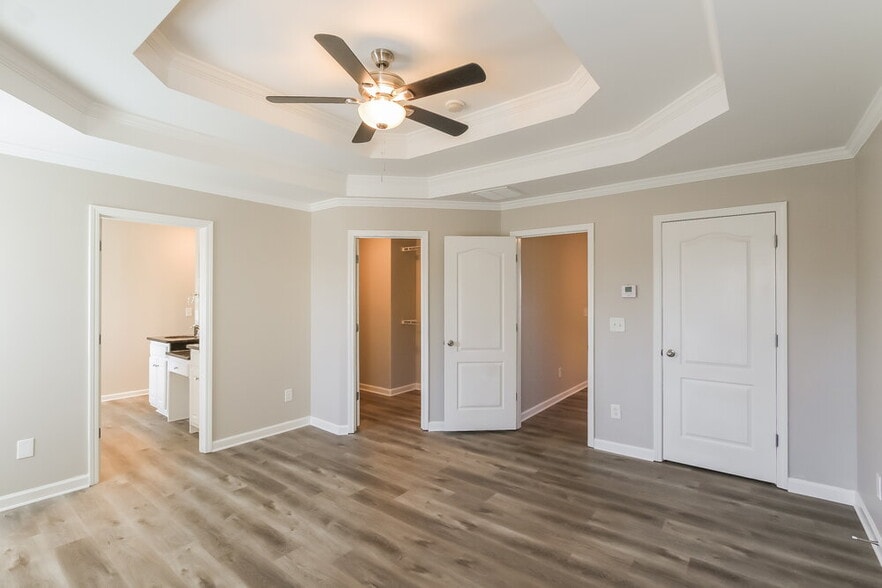 Building Photo - 1990 Lily Valley Dr