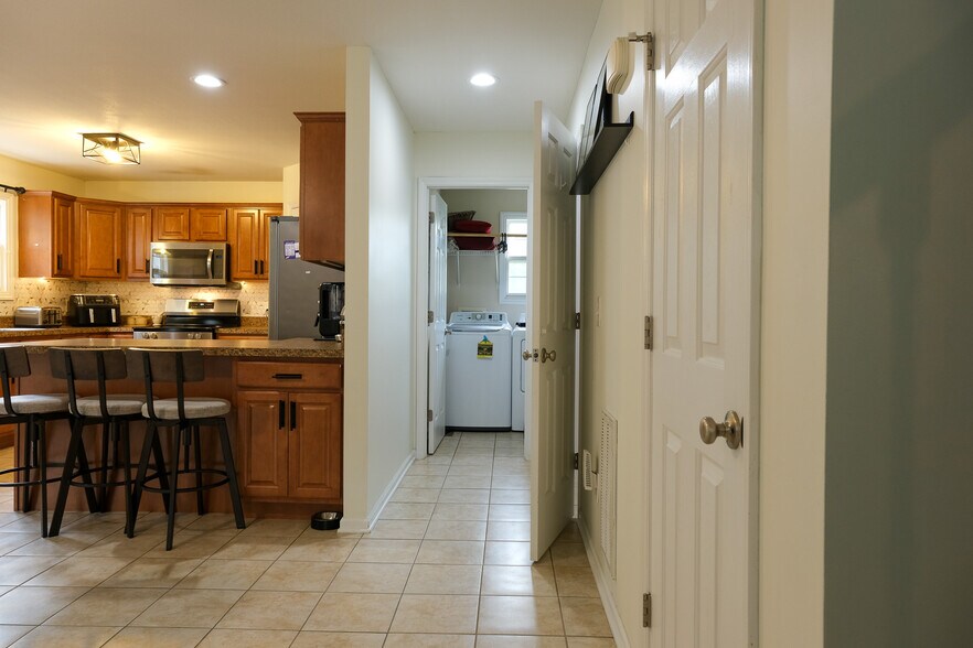 Building Photo - 175 Hunters Rdg
