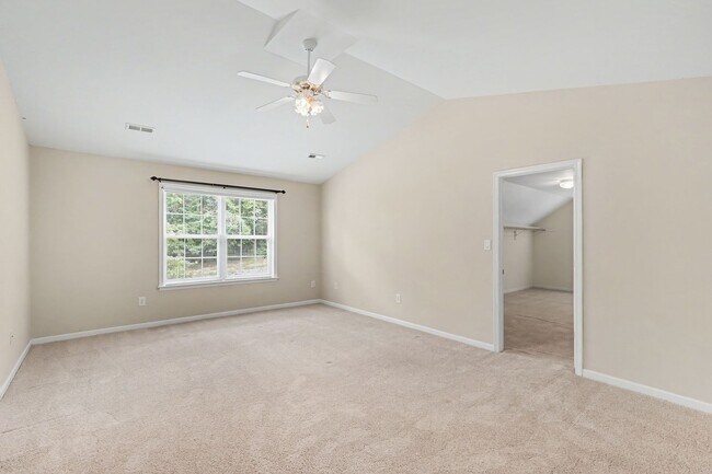 Building Photo - 24 Crestwood Ln