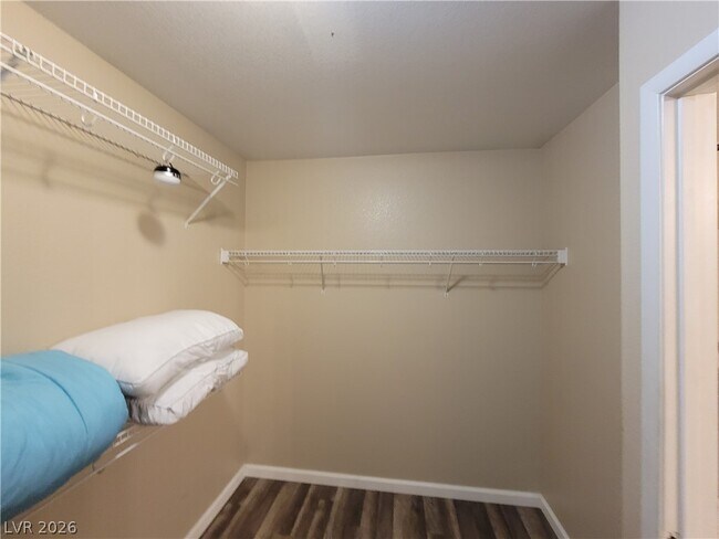 Building Photo - 6213 Capehart Falls St