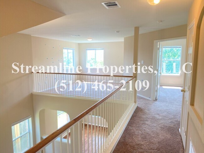 Building Photo - Beautiful 3 bedroom, 3 bathroom and study ...