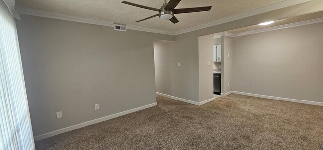 Building Photo - 615 Carter Ln