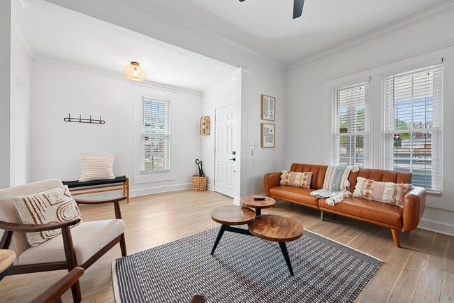 Building Photo - Updated Bungalow, Steps from Short North and OSU