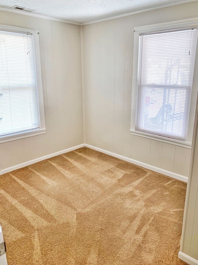 Building Photo - 910 Lamont St