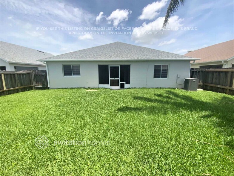 Building Photo - 2521 Ventura Cir