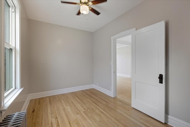 Building Photo - 4554 S Washtenaw Ave.