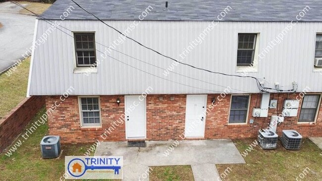 Building Photo - Must See! Beautiful Two Bedroom