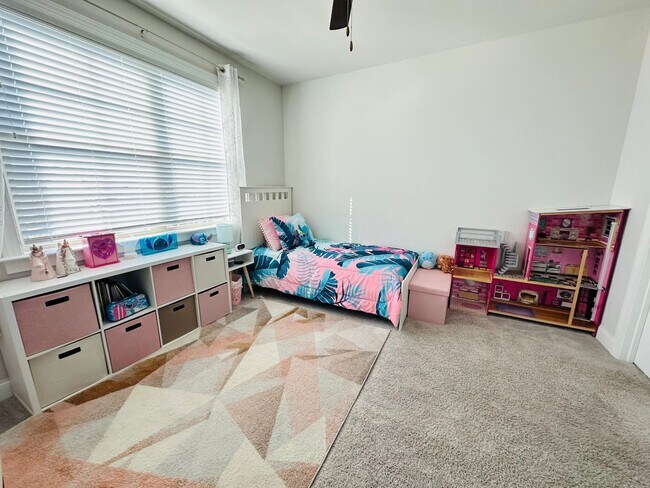 Building Photo - 603 Skye Ct