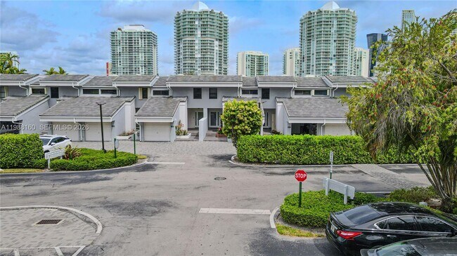 Building Photo - 231 Poinciana Island Dr