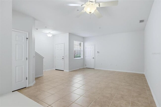 Building Photo - 3717 Parkridge Cir