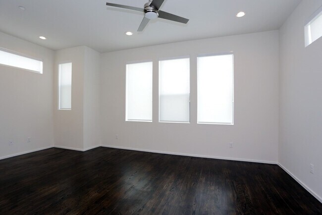 Building Photo - 5210 Rose St