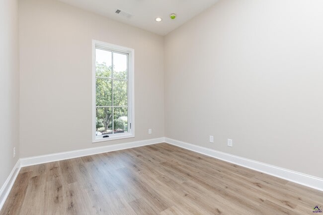 Building Photo - 1013 Northside Dr