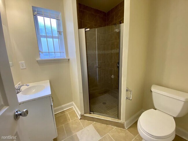 Building Photo - 6 br, 3 bath Apartment - 3033 W Berks St