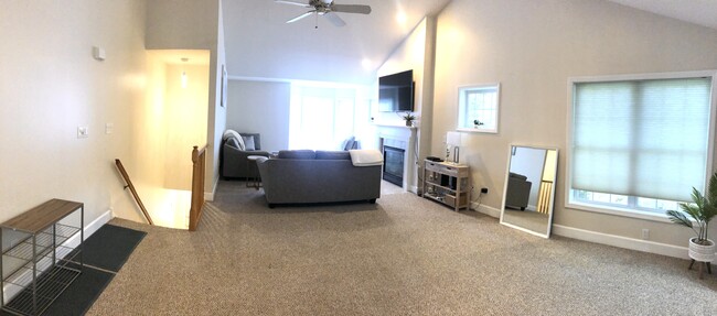 Living/Entry - 14 Dyer Switch Rd