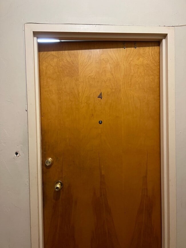 Building Photo - 841 Clay St