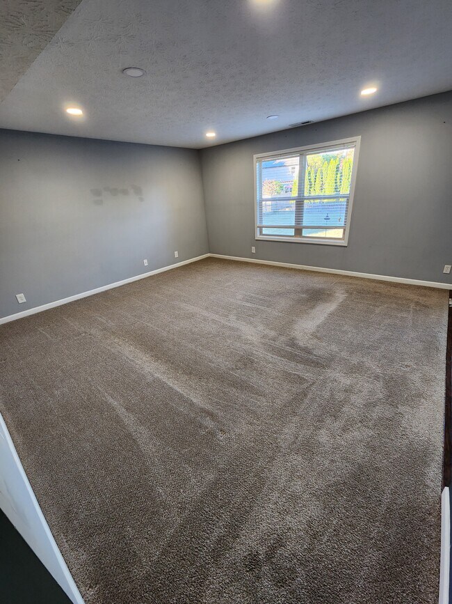 Building Photo - 8213 Briarhill Lane