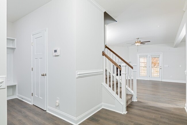 Building Photo - 587 Foothills St