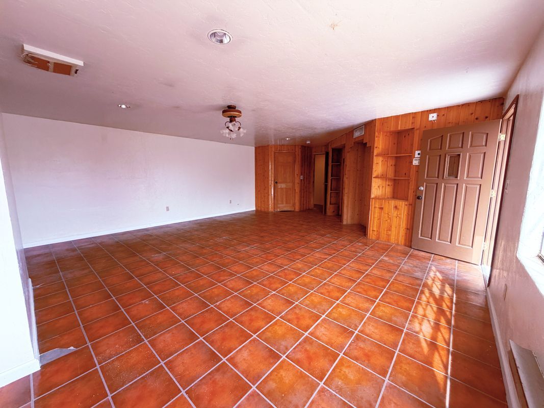 Building Photo - 1235 W Ontario St