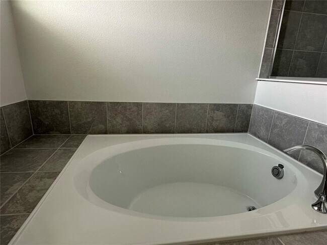 Building Photo - 8956 Swing Ln