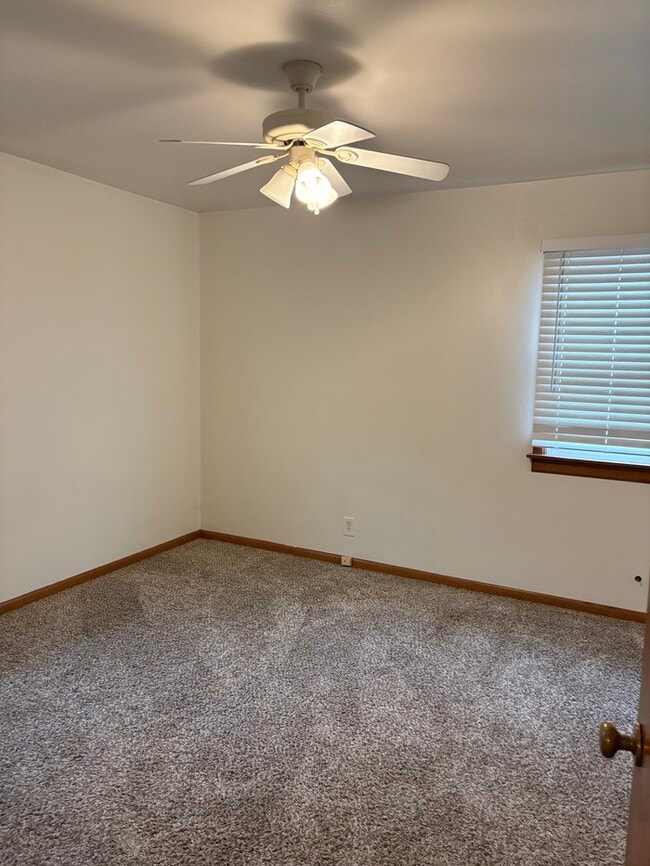 Building Photo - 215 N Ninth St