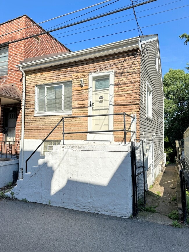 Building Photo - 411 Sapphire Way
