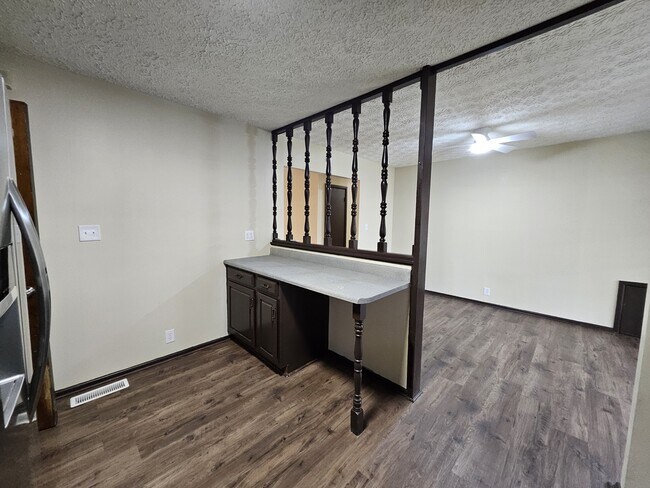 Building Photo - 3403 N Hartman Dr