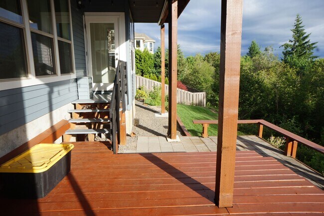 Building Photo - Exquisite NW Portland 4 bedroom with panoramic views