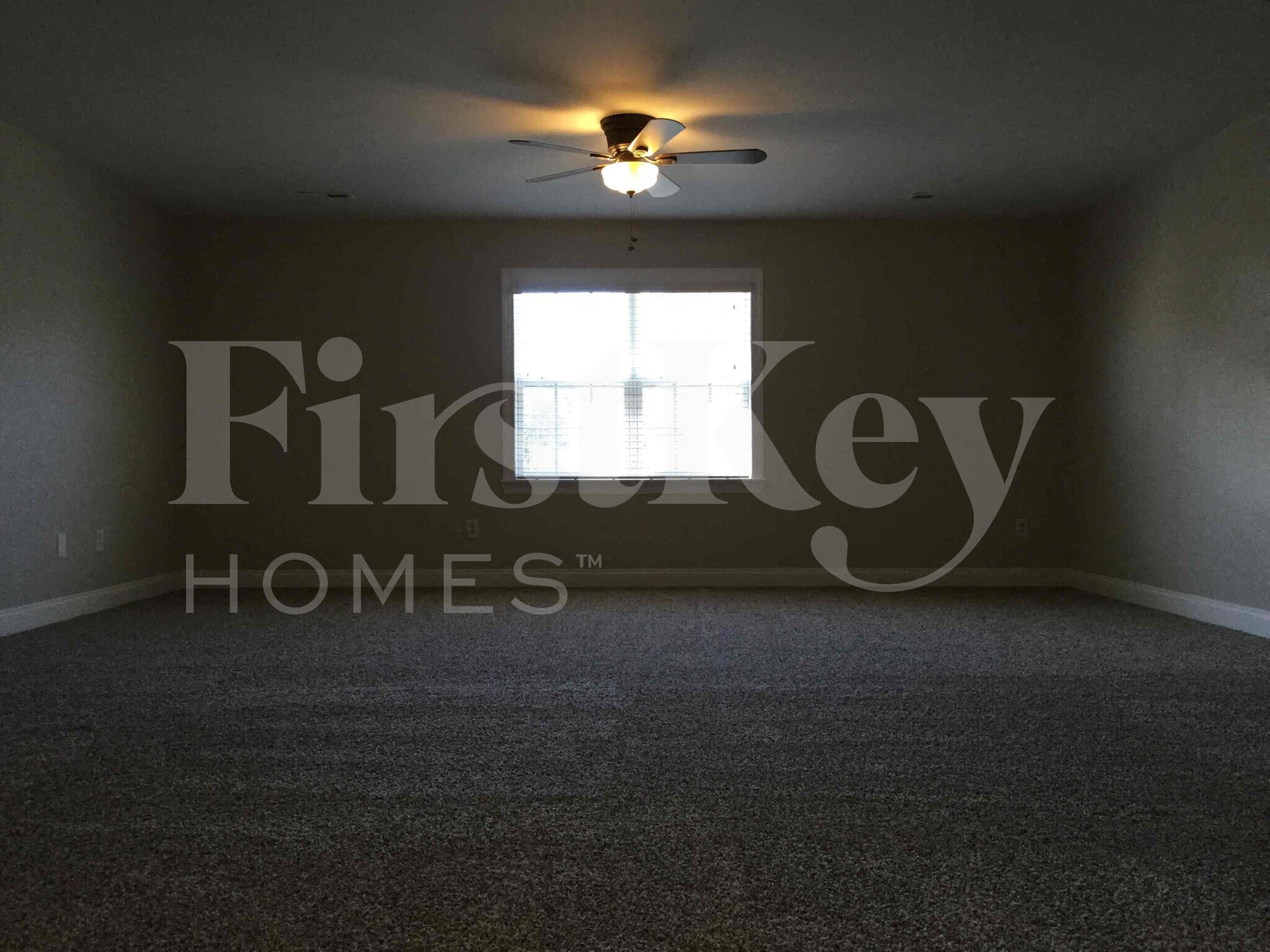 Building Photo - 457 Riverglen Dr NW