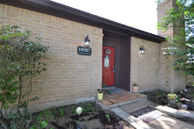 Building Photo - 15927 Tumbling Rapids Dr