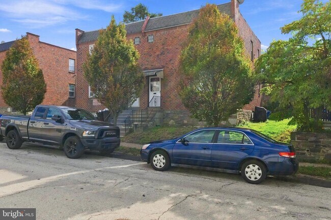 Building Photo - 5907 Houghton St