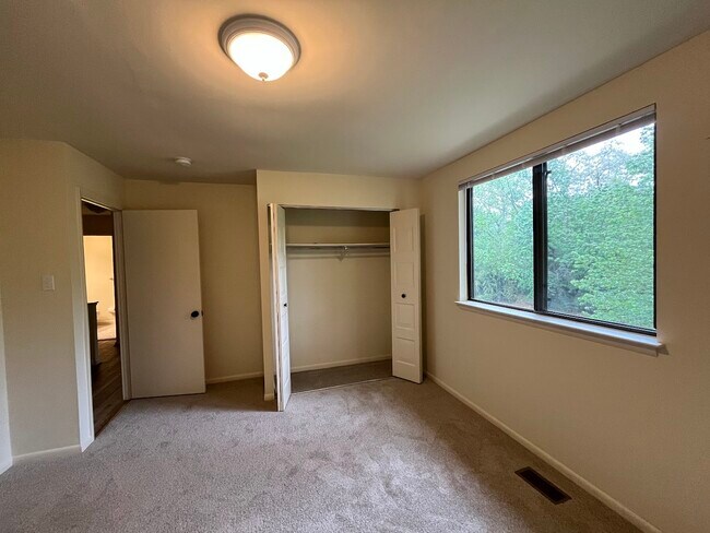 Building Photo - 515 Welsh Rd